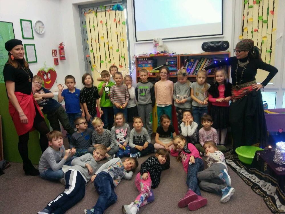 uczestnicy zabawy andrzejkowej