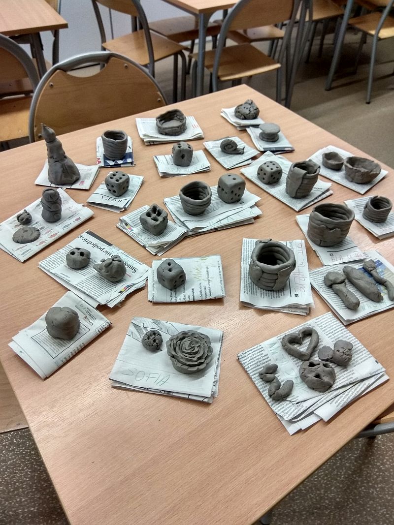 Wykonane naczynia przez dzieci