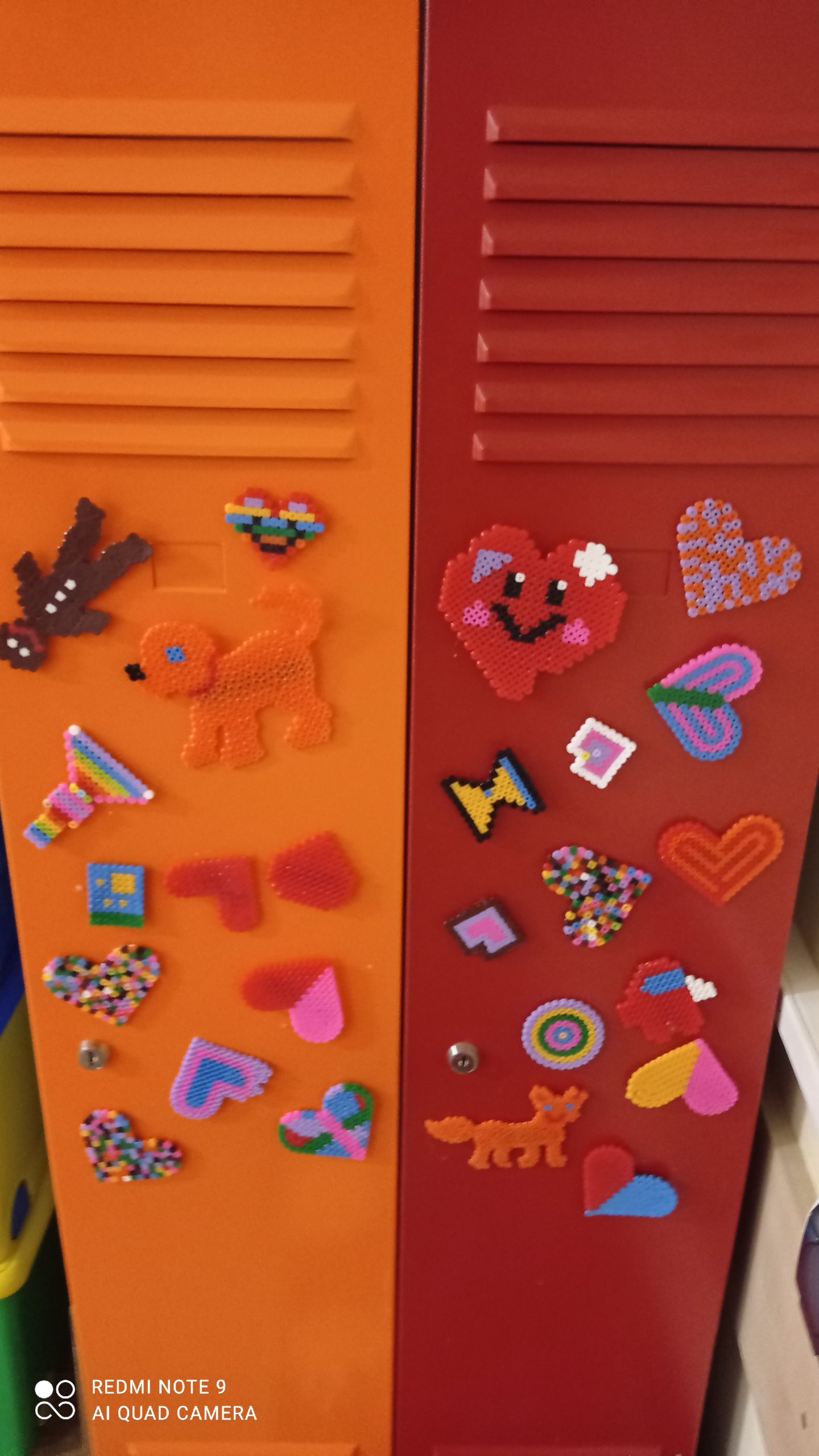 Magnesy przygotowane dla dziadków przez wnuczęta z klasy IIe