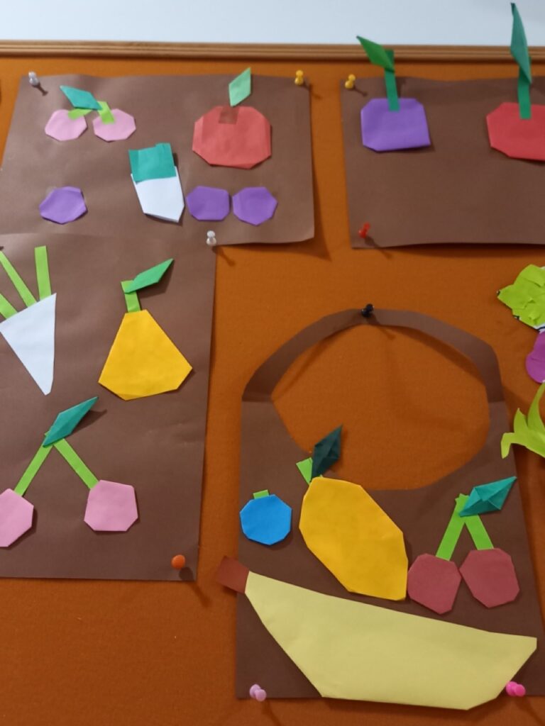 wystawa prac owoce orgiami z papieru kolorowego