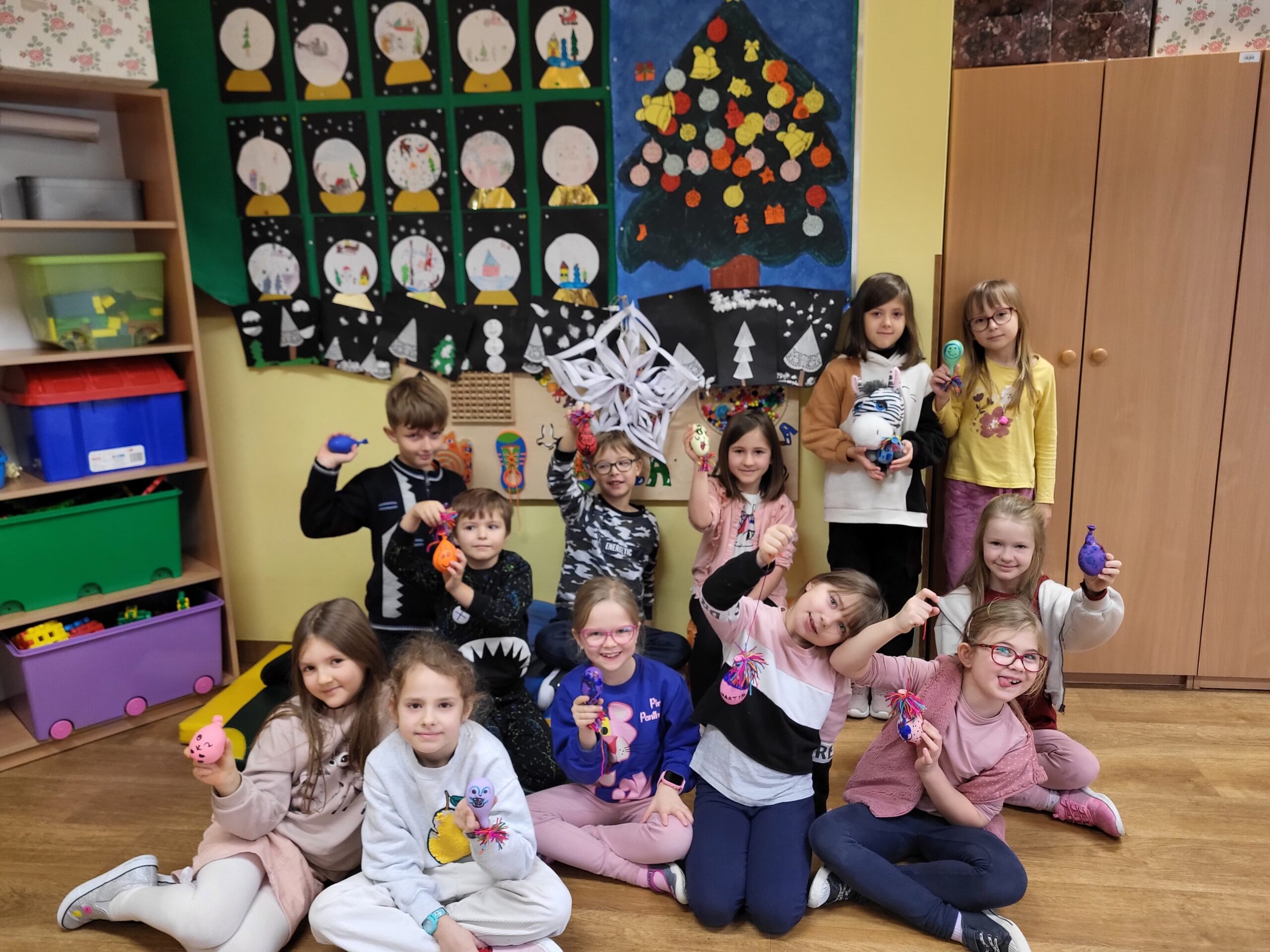 uczniowie kl. IC uczestniczyli w warsztatach sensorycznych gniotki