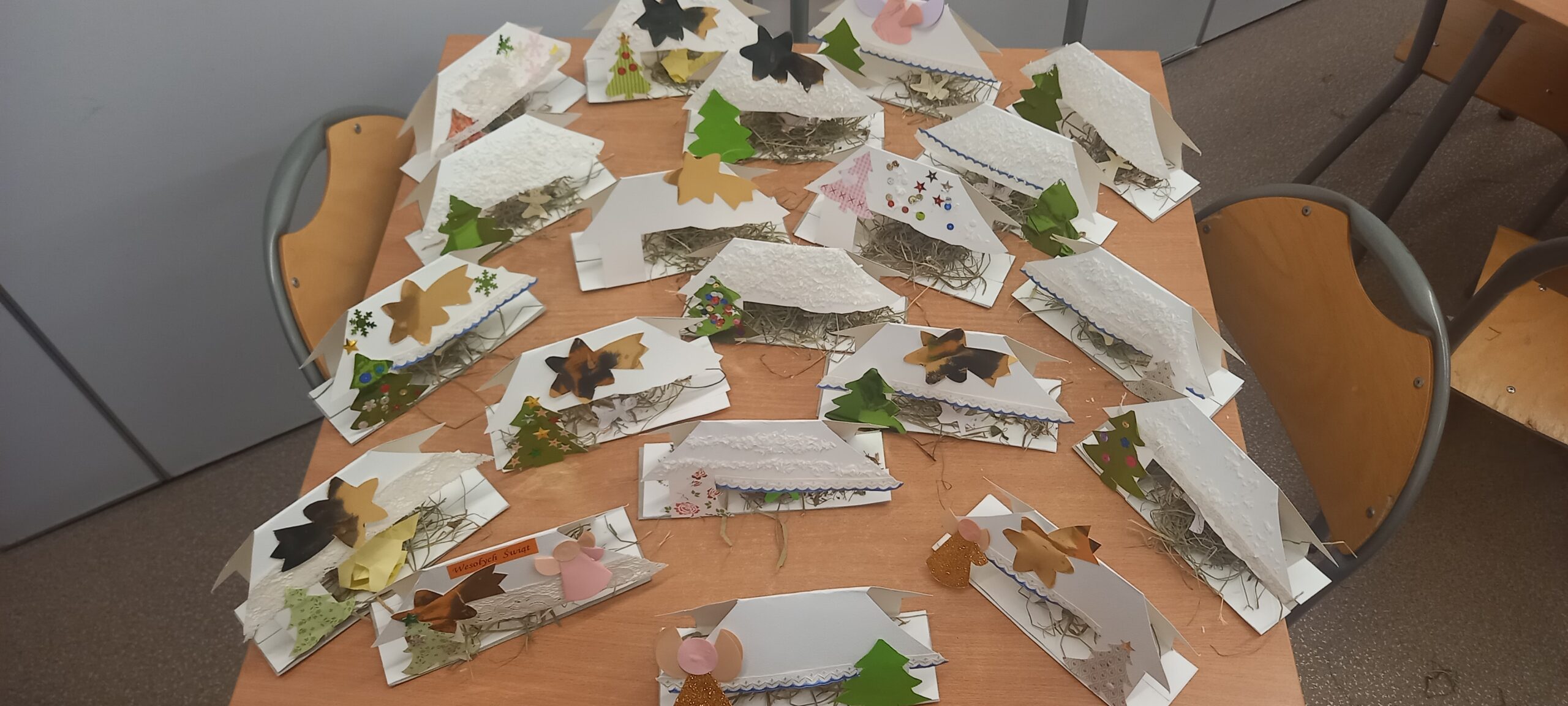 wystawka szopek betlejemskich wykonanych przez dzieci